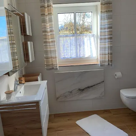 Aussergewohnliche Ferienwohnung Mit 2 Schlafzimmern In Herrlicher Umgebung Apartamento Weiding (Schwandorf)
