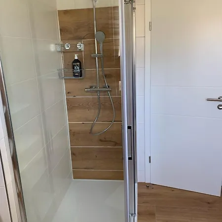 Aussergewohnliche Ferienwohnung Mit 2 Schlafzimmern In Herrlicher Umgebung